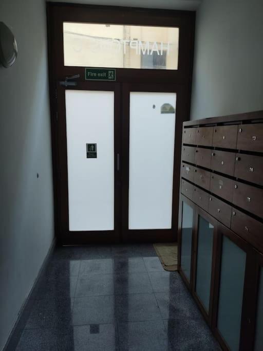 شقة Hampton Court, Block C, N.2 خليج سانت بول المظهر الخارجي الصورة